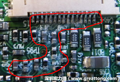電路板疑似腐蝕氧化，懷疑電流異常過熱造成
