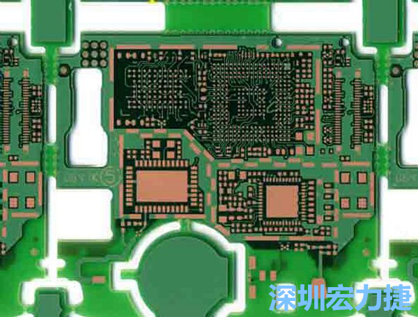 在產(chǎn)品極度要求小型化設(shè)計(jì)時(shí)，可利用HDI板材壓縮主板面積，同時(shí)具減輕重量?jī)?yōu)點(diǎn)。