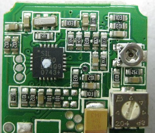 PCBA加工IC元件主要分為DIP及SMD兩大類，DIP 插件的IC，SMD (Surface Mount Device) 表面貼裝元件。
