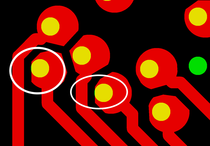 PCB生產(chǎn)會產(chǎn)生同一方向性的小小量偏移，焊盤被削的方向無規(guī)則，最惡劣的情況還會出現(xiàn)個別孔破焊環(huán)